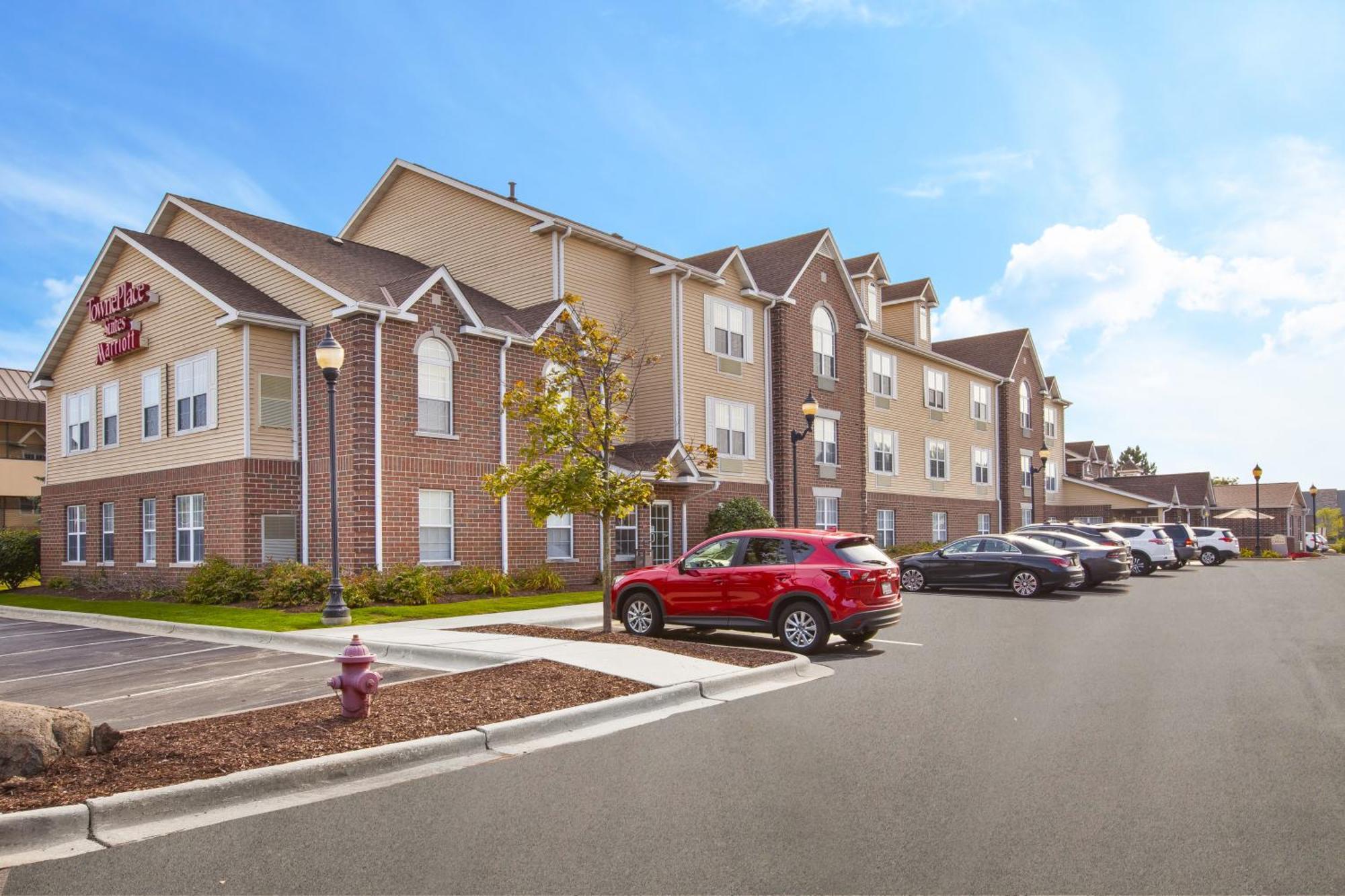 Towneplace Suites By Marriott Brookfield Exterior photo